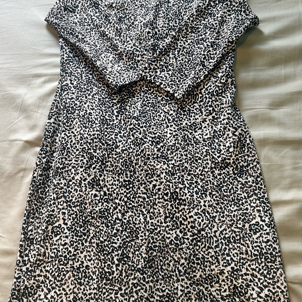 Old Navy Black and White Patterned Long Sleeve Dress